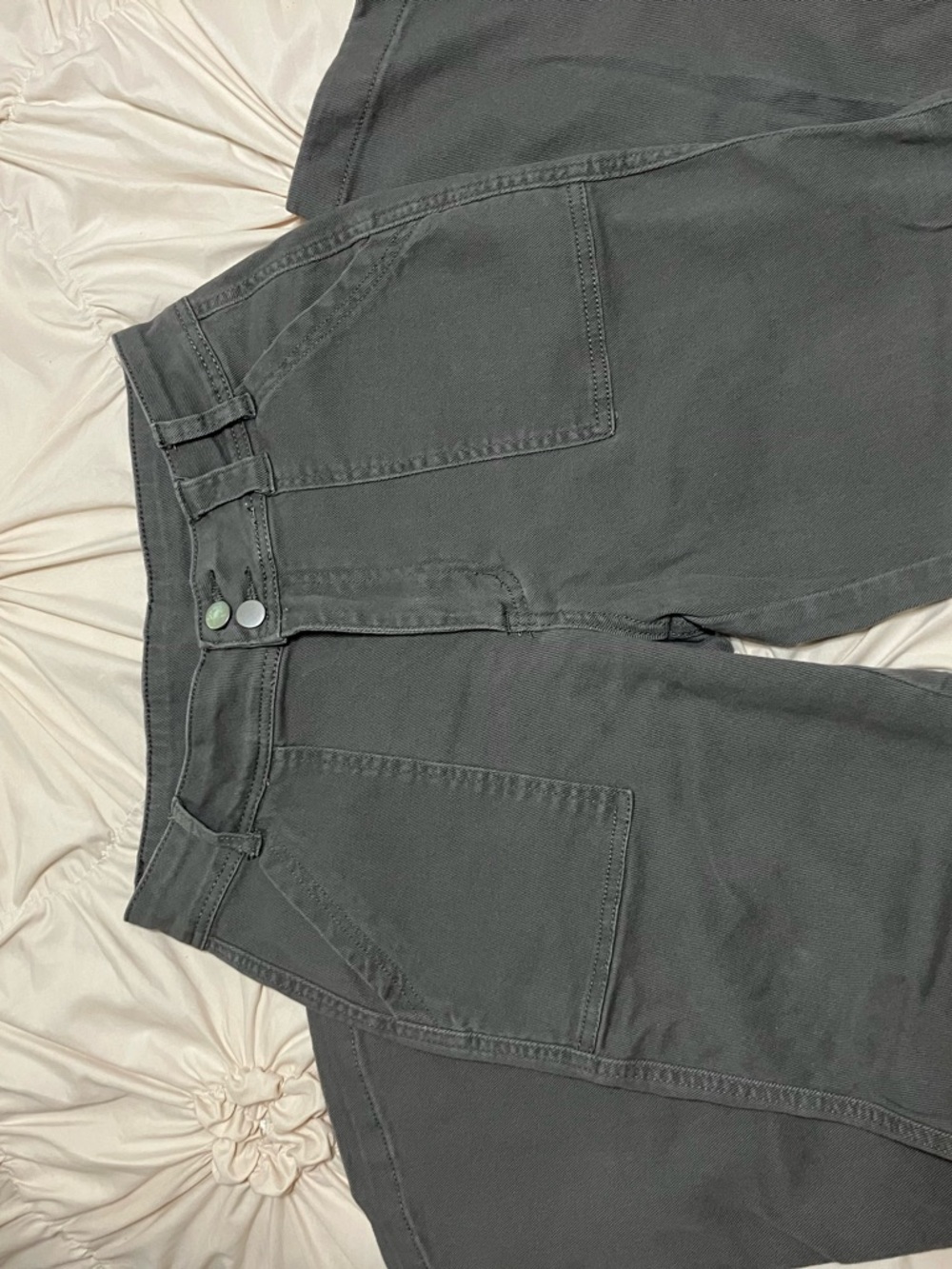 Women’s high waist, inseam 29, waist size 29. Soft and comfortable material.